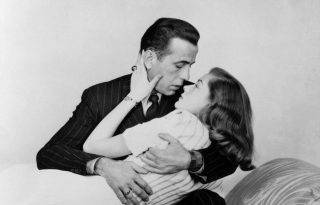 Lauren Bacall mesél Humphrey Bogarttal való románcáról