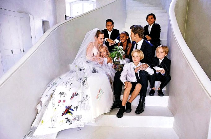 A család Angelina Jolie és Brad Pitt esküvője napján