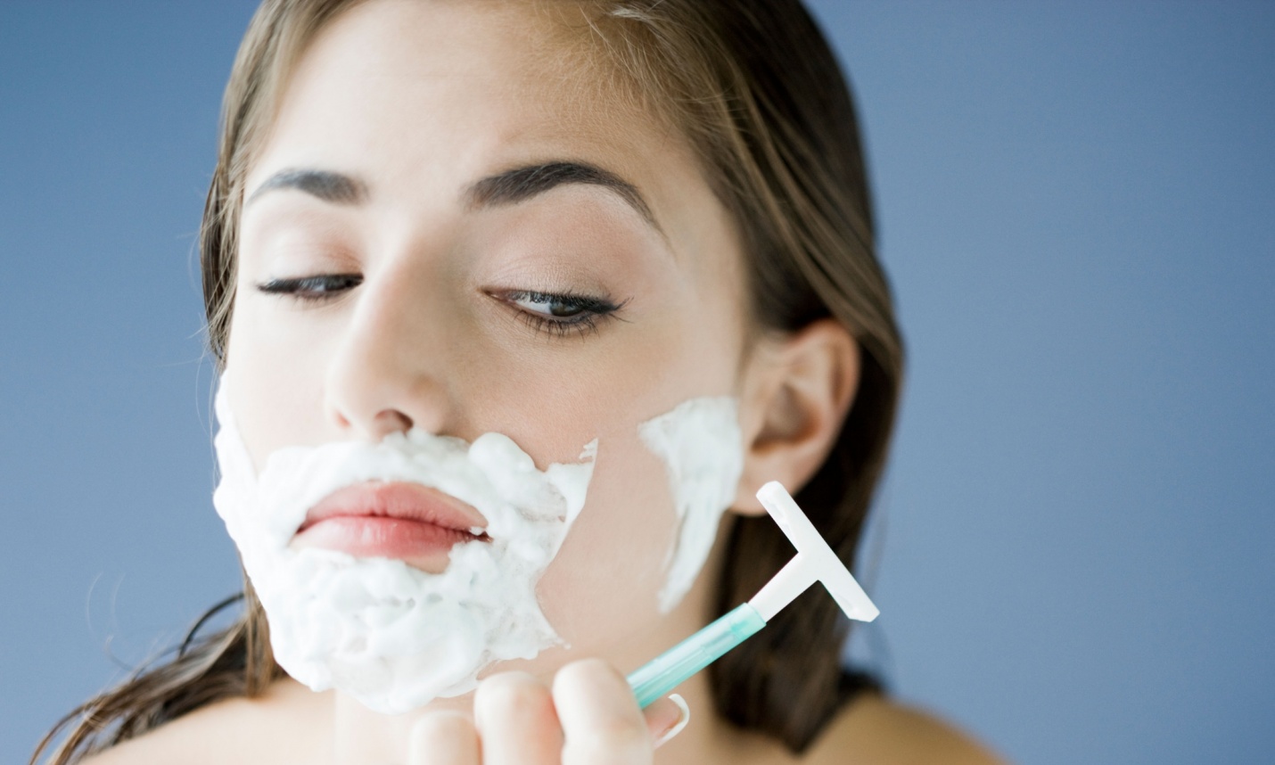 női borotválkozó arc az anti aging fogyasztói jelentés bőrápoló anti aging termékek