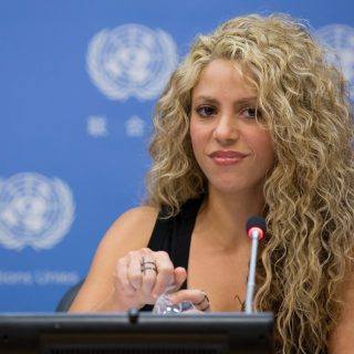 Shakira a gyerekekért harcol