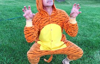 Robert Downey Jr. tigrisnek öltözött beteg kis rajongója kedvéért