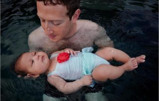 Mark Zuckerberg kislányának első úszása
