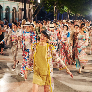 Havannában mutatta be a Chanel új kollekcióját