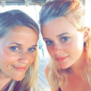Reese Witherspoon és lánya akár ikrek is lehetnének