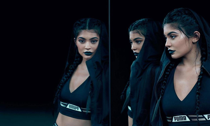 Kylie Jenner vagány fekete hattyú a Puma legújabb reklámjában