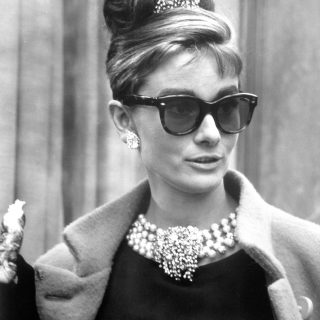 Elárverezik Audrey Hepburn ikonikus ruhadarabjait