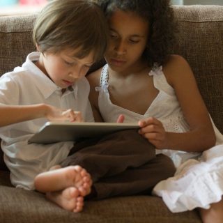 Lehet, hogy már a te gyerekednek is digitális függősége van