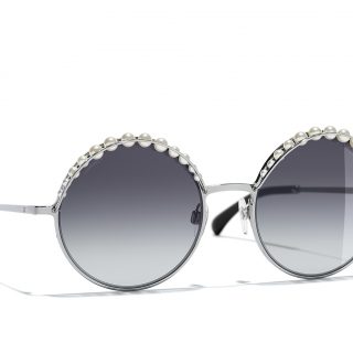Multifunkcionális designnal hódítanak a Chanel nyári szemüvegkeretei