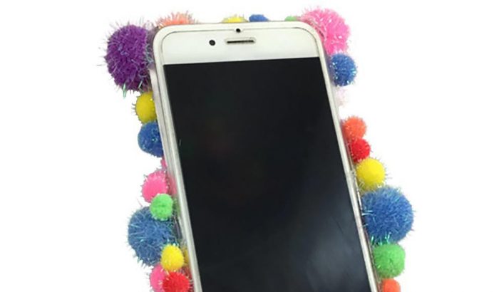 Pom-pom orgia egy telefonon – ennél színesebb mobiltok a világon nincs
