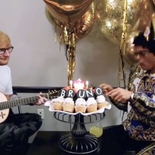 Ed Sheeran Bruno Marsnak énekelt a születésnapján