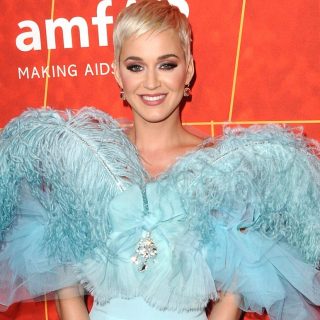 Katy Perryt nem lehetett nem észrevenni az AmfAR gálán