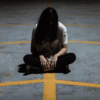 A fiatal lányoknál sokkal nagyobb az öngyilkosság veszélye