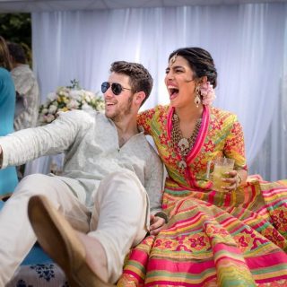 Megérkeztek a hivatalos fotók Nick Jonas és Priyanka Chopra indiai esküvőjéről