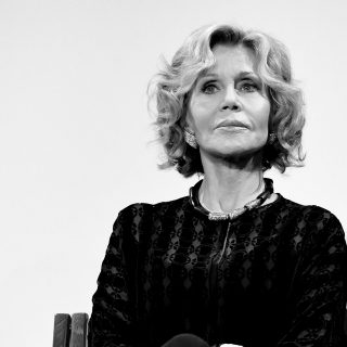 Jane Fonda 81 évesen is címlapon