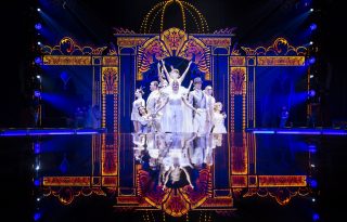 Magyar művész rendezi a világ legnagyobb utazó cirkuszi show-ját