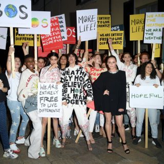 Stella McCartney legújabb kollekciójával is a klímakatasztrófára hívja fel a figyelmet