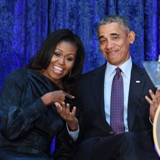 Az Obama család Clooney-ékkal nyaral