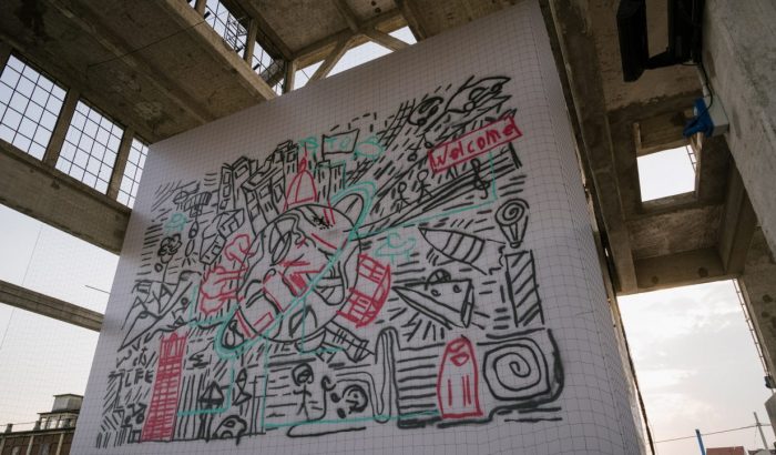 Ezt a hatalmas torinói graffitit drónok festették