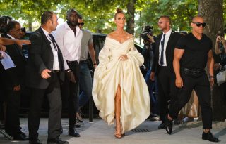A couture-királynő Céline Dion legjobb szettjei