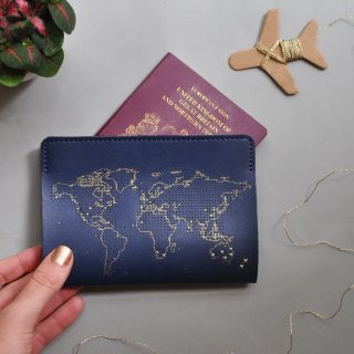 Az útlevéltartó, amelyen jelölheted, milyen helyeken jártál már