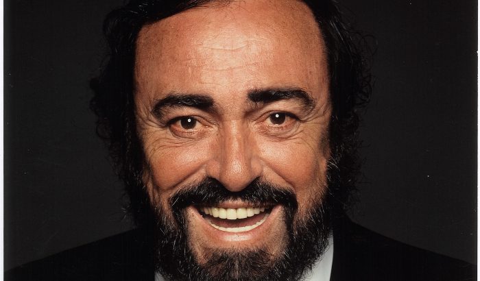 A humanitárius operaénekes: Pavarotti