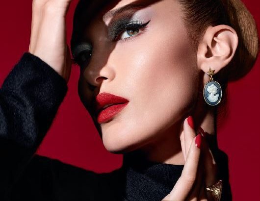 Halloweeni sminket készített Bella Hadidnak a Dior