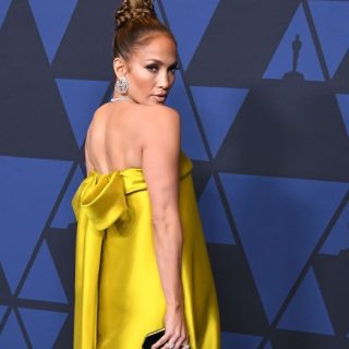 Jennifer Lopez tetőtől talpig aranyban tündököl