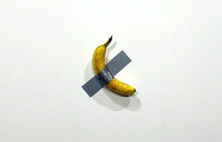 Egy lakás árát fizették a falra ragasztott banánért