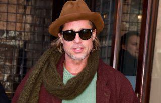 Brad Pitt civilben is stílusos?