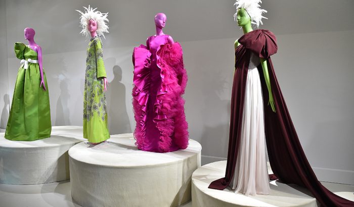 A nőket ünneplik a Párizsi Divahét haute couture alkotásai