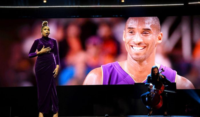 Jennifer Hudson érzelmes dalt adott elő Kobe Bryant tiszteletére