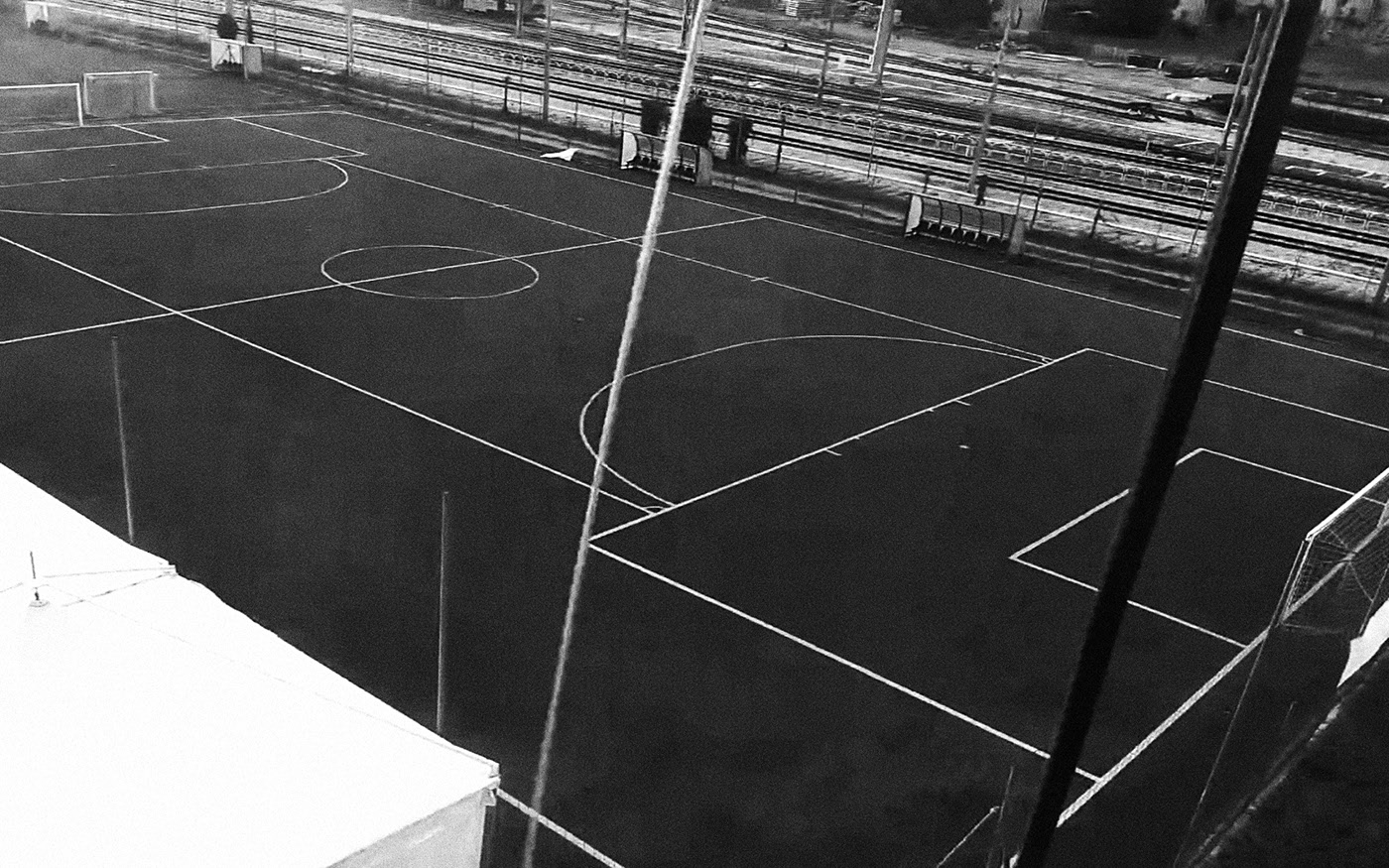 9. kép: A webkamera folyamatos élőképet biztosít a focipályáról, amin keresztül a minden nap 17 és 19 óra között tartott meccseket élőben nézhetik a lakosok. Terni, Olaszország.