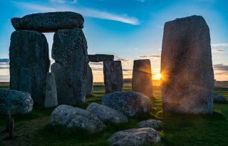 Online élvezhetjük a nyári napfordulót a Stonehenge-től