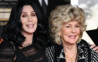 Cher 94 éves édesanyja elképesztő formában van