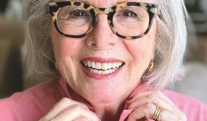 Beveszi az Instagramot a 80 éves szépségblogger