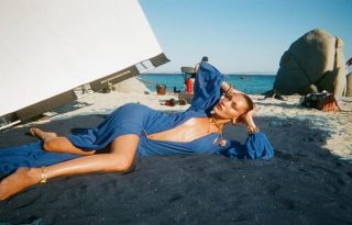 Bella Hadid és Hailey Bieber a szardíniai tengerparton – videóval