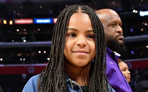 blue-ivy-carter-hangoskonyv