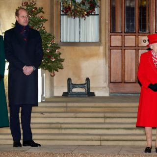 Erzsébet királynő karácsonyfájánál nem látsz ma cukibbat
