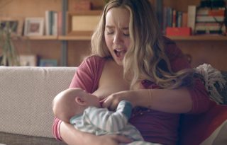 Először mehet adásba szoptatást ábrázoló reklám a Golden Globe-on