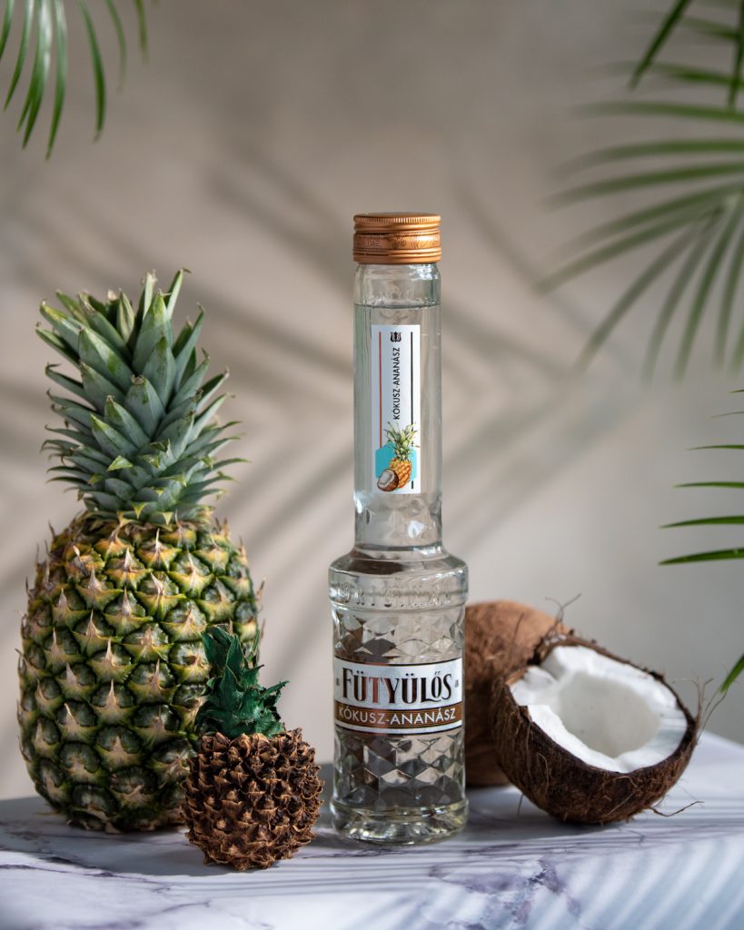 futyulos-kokusz-ananasz-alkohol-koktel