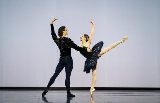 Chanelben léptek színpadra a párizsi Opera balett-táncosai