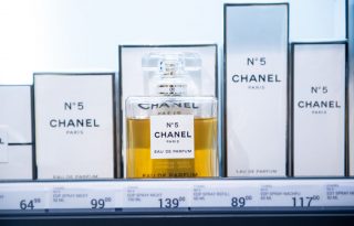 Egy évszázada dobták piacra a Chanel N°5 parfümöt