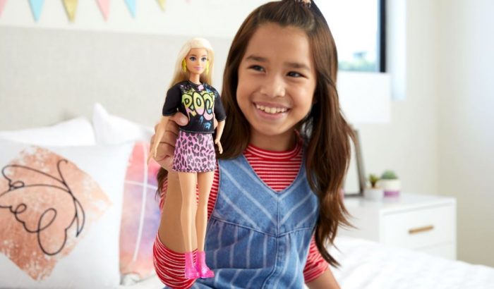 Újrafelhasználható dobozban jönnek a legújabb Barbie Fashionista babák