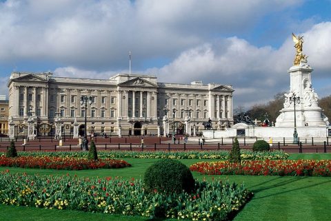 A londoni Buckingham Palota - az angol királyi család otthona