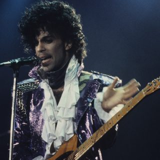 Különleges sminkkollekcióval emlékeznek Prince-re