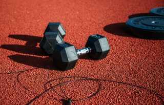 Kevesebb kardio, több súlyzós edzés a gyors zsírégetés titka