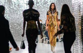 Aranyló divat – A nyár legcsillogóbb trendje 10 változatban