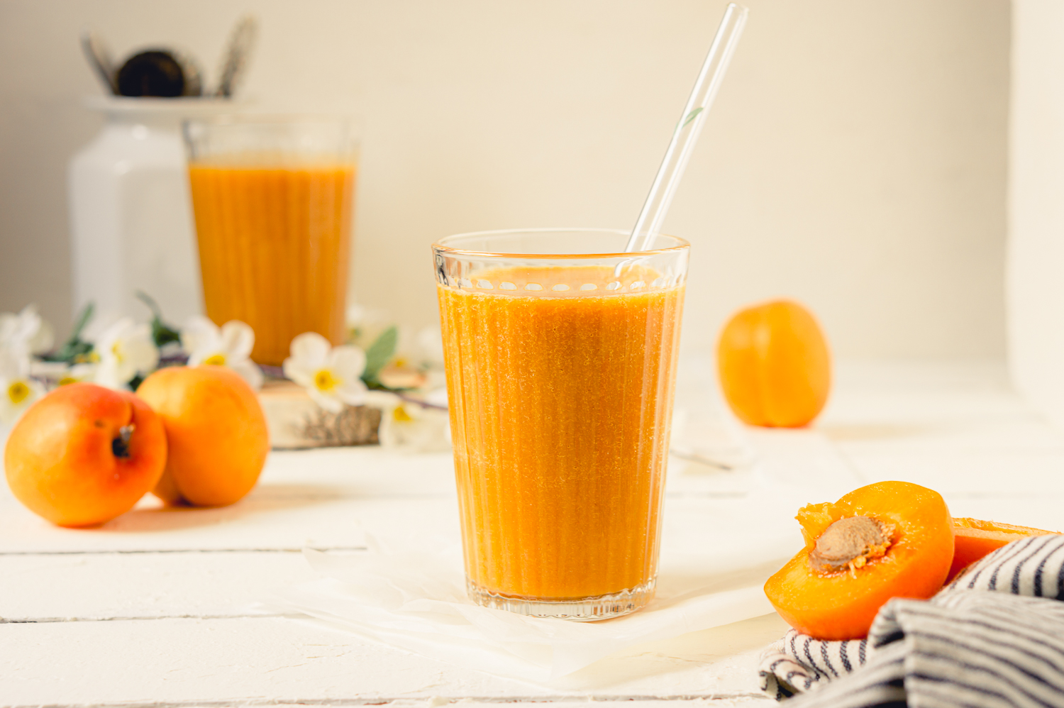 sargabarack-smoothie-recept-repa-narancs-szepseg-fenyvedelem