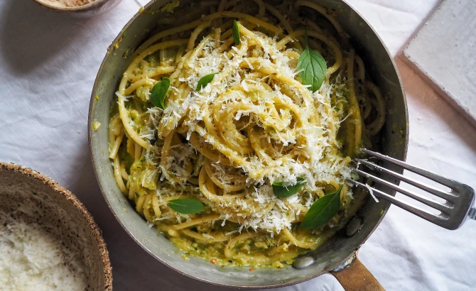 Cukkinivajas spagetti – eszméletlenül krémes