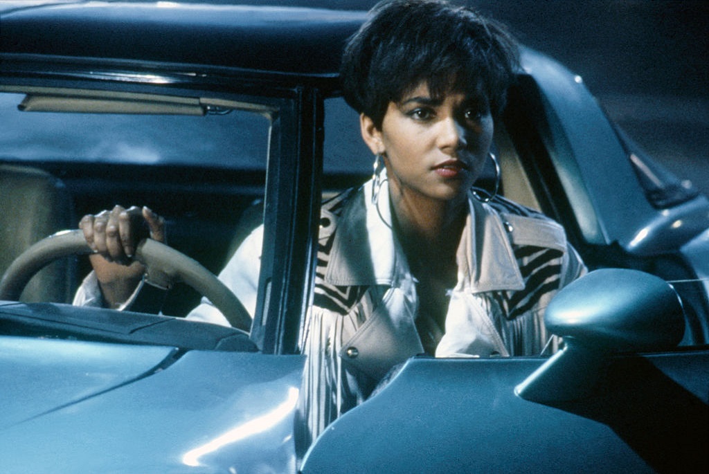 Halle Berry 1991-ben Az utolsó cserkész című film egyik jelenetében